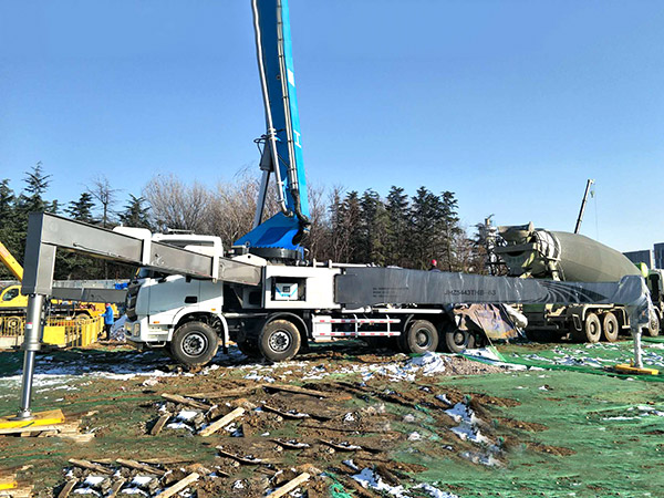 63米泵车青岛国际机场施工